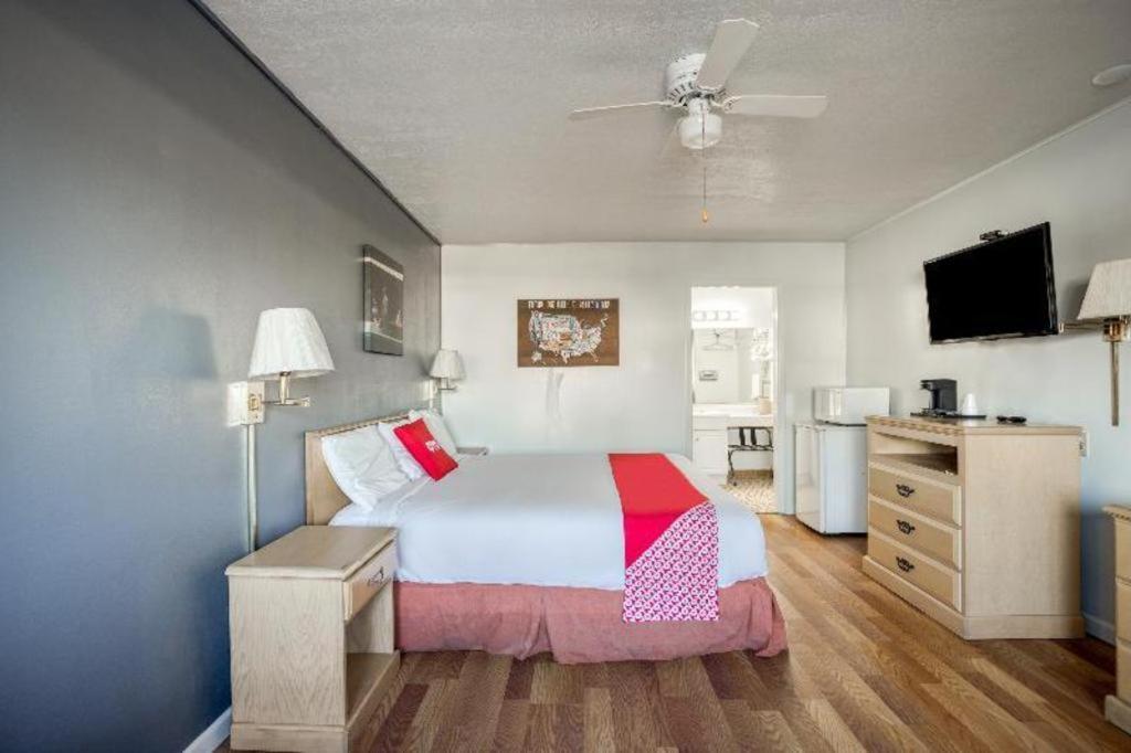Oyo Mid Baton Rouge
