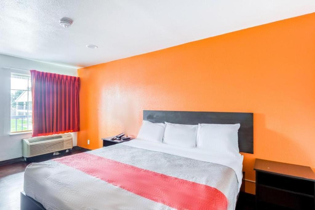 Oyo Mid Hotel 2*