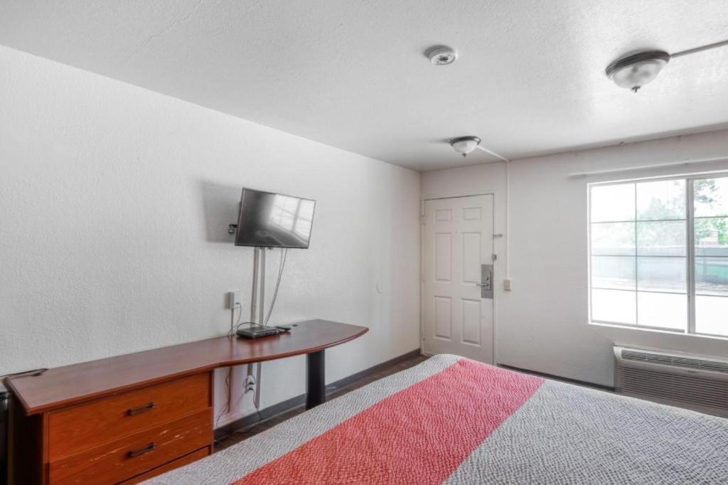 Oyo Mid 2* Baton Rouge