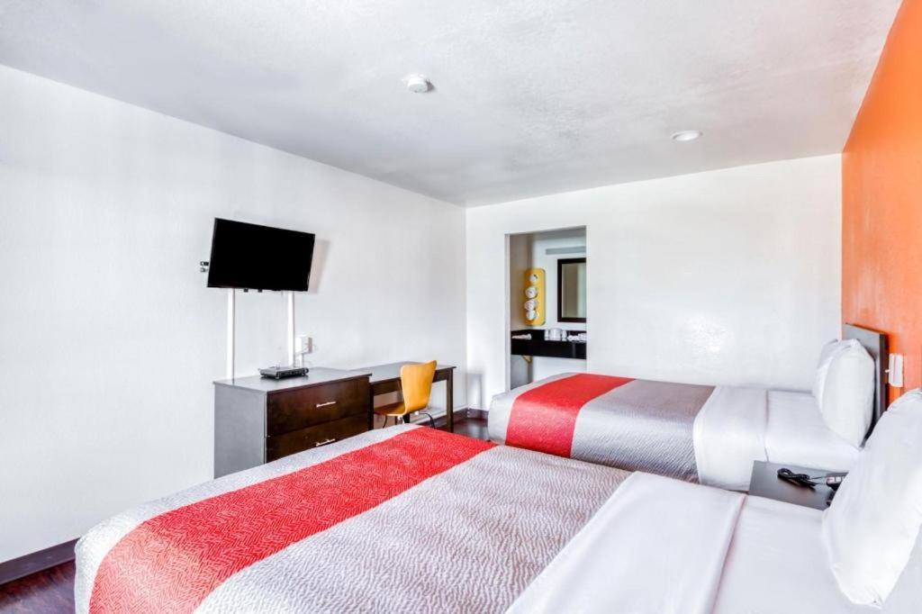 Hotel Oyo Mid 2*