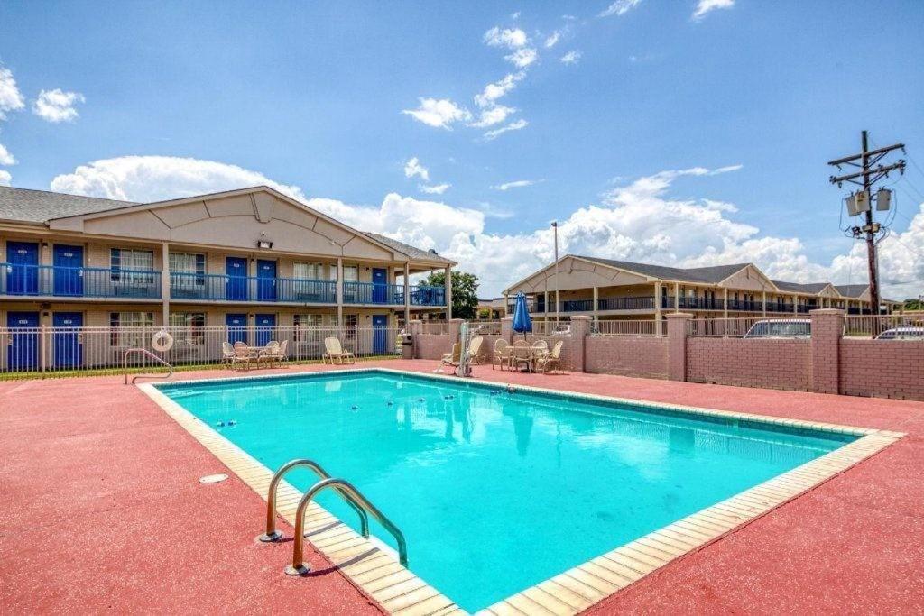 Hotel Oyo Mid